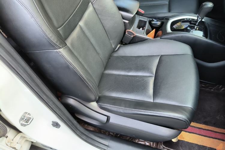 Used Nissan X-Trail 2014 2.0L CVT Comfort Edition 2WD Right Front Seat