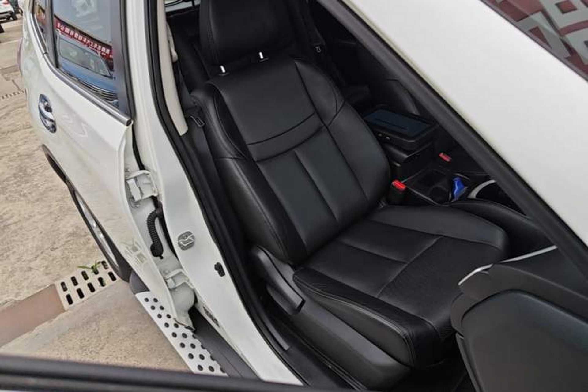 Used Nissan X-Trail 2014 2.0L CVT Comfort Edition 2WD Right Front Seat