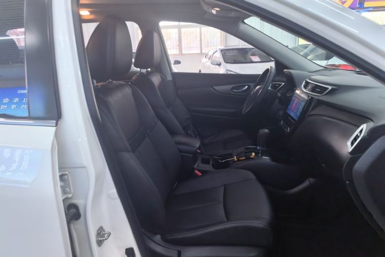 Used Nissan X-Trail 2014 2.0L CVT Comfort Edition 2WD Right Front Seat