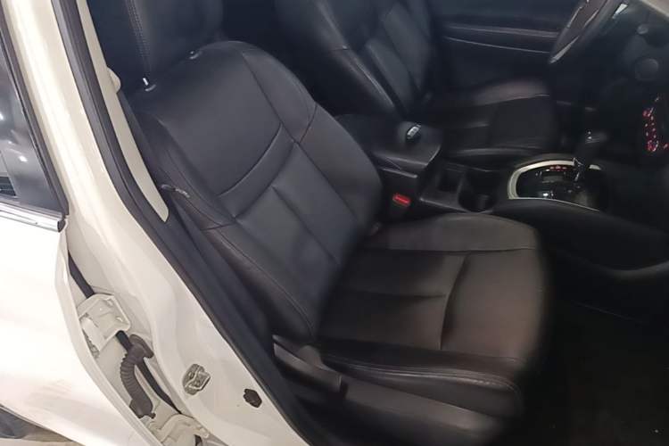 Used Nissan X-Trail 2014 2.0L CVT Comfort Edition 2WD Right Front Seat