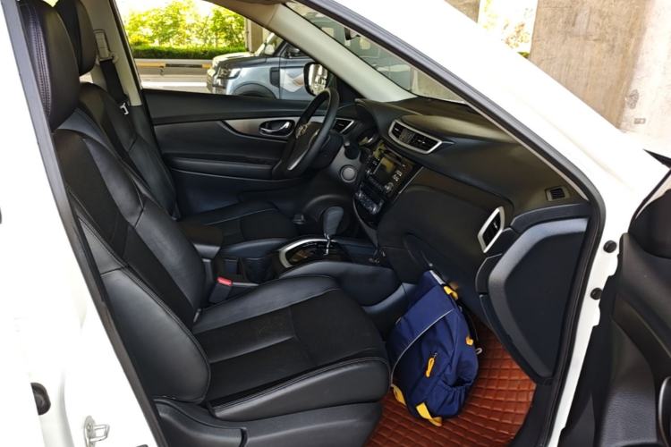 Used Nissan X-Trail 2014 2.0L CVT Comfort Edition 2WD Right Front Seat