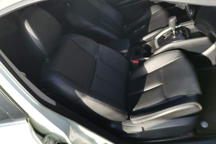 Used Nissan X-Trail 2014 2.0L CVT Comfort Edition 2WD Right Front Seat