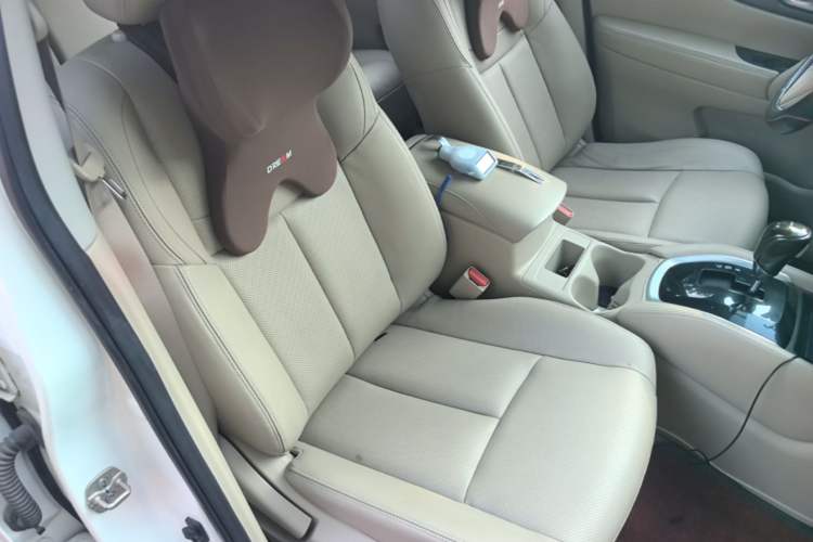 Used Nissan X-Trail 2014 2.0L CVT Comfort Edition 2WD Right Front Seat