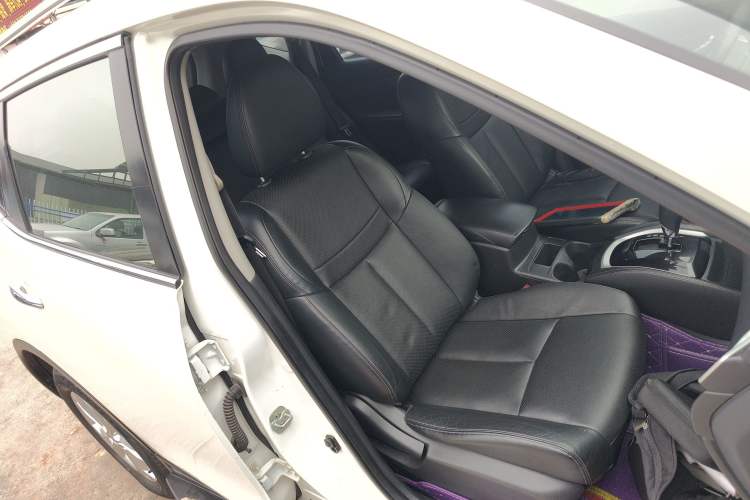Used Nissan X-Trail 2014 2.0L CVT Comfort Edition 2WD Right Front Seat