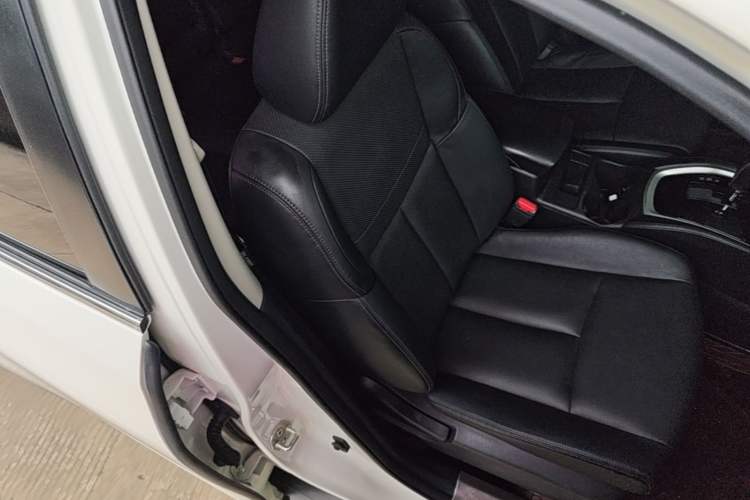 Used Nissan X-Trail 2014 2.0L CVT Comfort Edition 2WD Right Front Seat