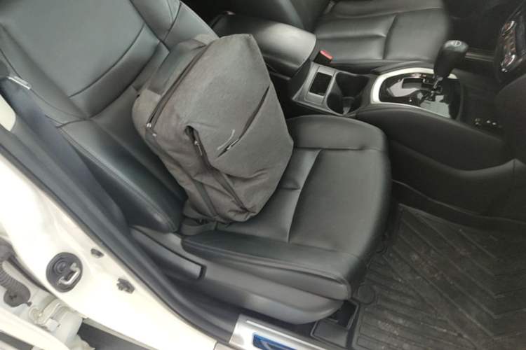 Used Nissan X-Trail 2014 2.0L CVT Smart Edition 2WD Right Front Seat