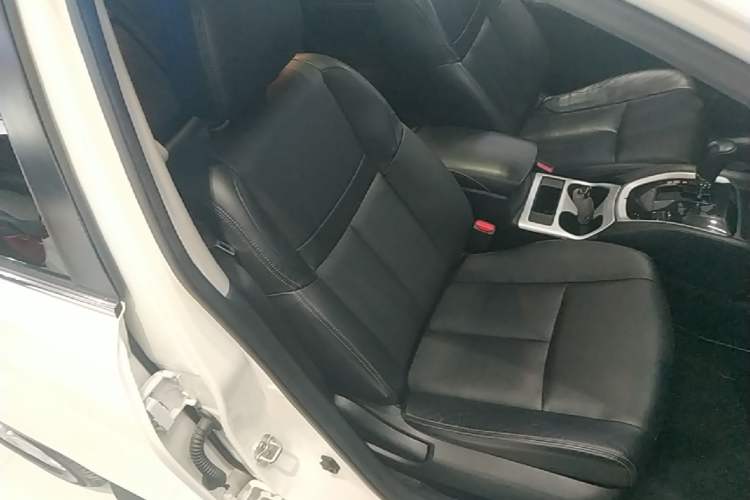 Used Nissan X-Trail 2014 2.0L CVT Comfort Edition 2WD Right Front Seat