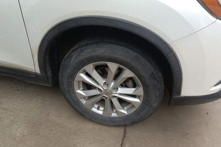 Used Nissan X-Trail 2014 2.0L CVT Comfort Edition 2WD Right Front Wheel Hub