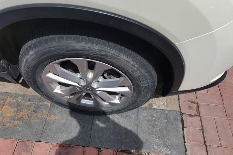 Used Nissan X-Trail 2014 2.0L CVT Comfort Edition 2WD Right Front Wheel Hub