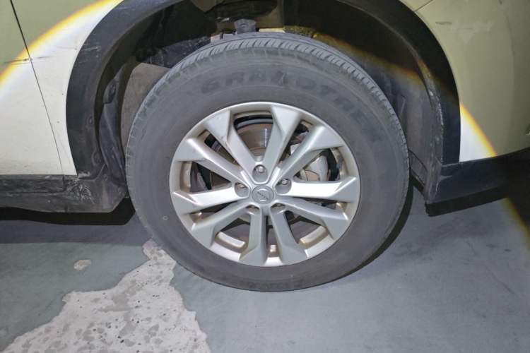 Used Nissan X-Trail 2014 2.0L CVT Comfort Edition 2WD Right Front Wheel Hub