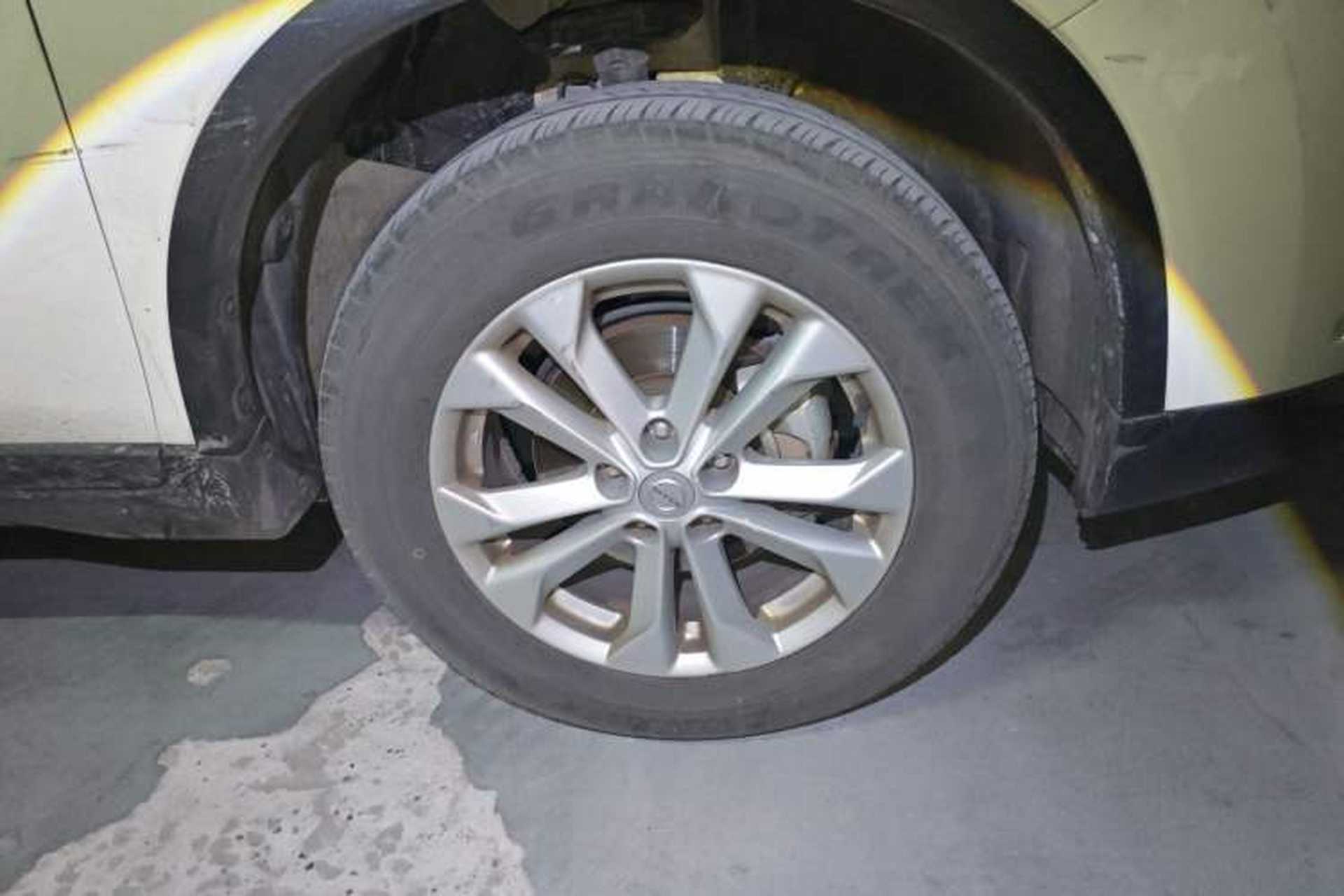 Used Nissan X-Trail 2014 2.0L CVT Comfort Edition 2WD Right Front Wheel Hub