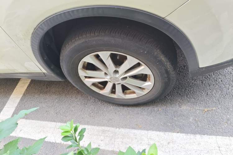 Used Nissan X-Trail 2014 2.0L CVT Comfort Edition 2WD Right Front Wheel Hub