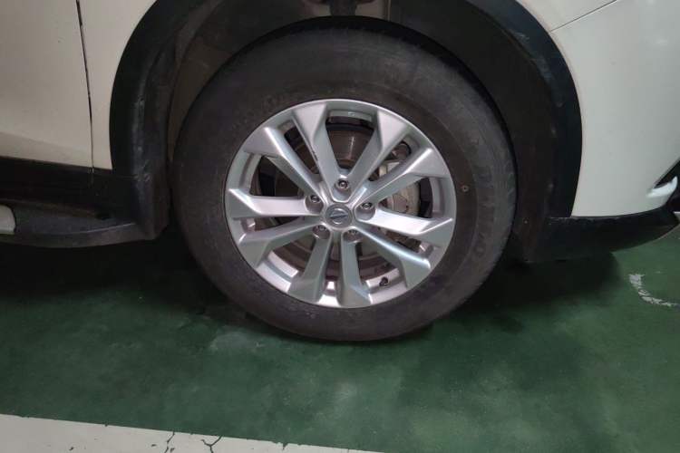 Used Nissan X-Trail 2014 2.5L CVT Leading Edition 4WD Right Front Wheel Hub