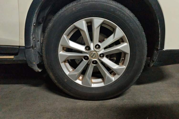 Used Nissan X-Trail 2014 2.0L CVT Comfort Edition 2WD Right Front Wheel Hub