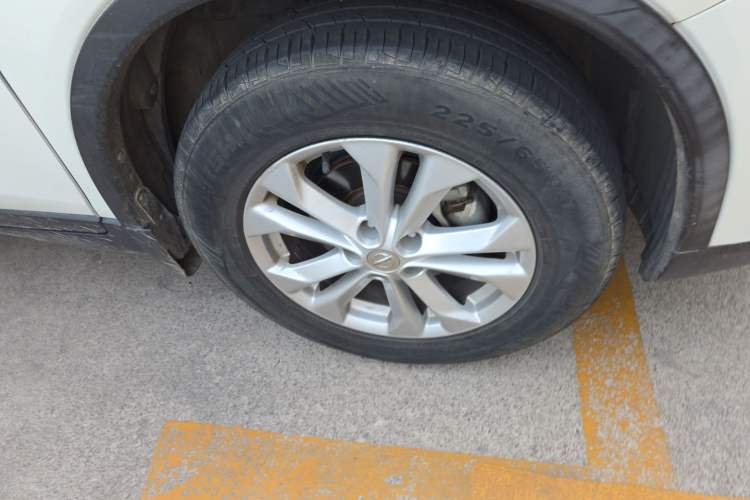 Used Nissan X-Trail 2014 2.5L CVT Leading Edition 4WD Right Front Wheel Hub