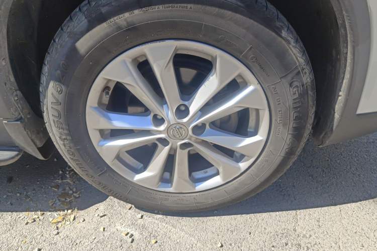 Used Nissan X-Trail 2014 2.5L CVT Leading Edition 4WD Right Front Wheel Hub