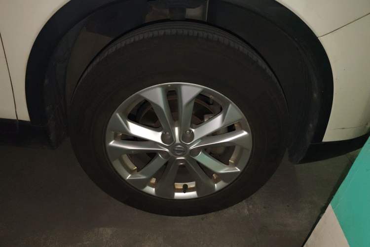 Used Nissan X-Trail 2014 2.5L CVT Leading Edition 4WD Right Front Wheel Hub