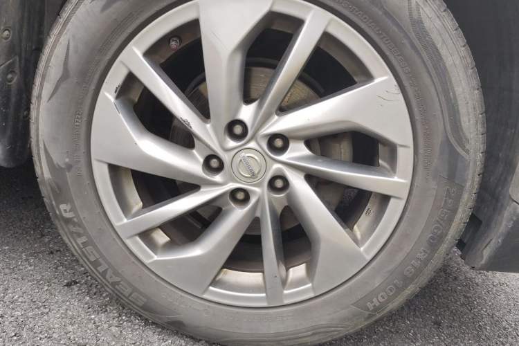 Used Nissan X-Trail 2014 2.5L CVT Ultimate Edition 4WD Right Front Wheel Hub