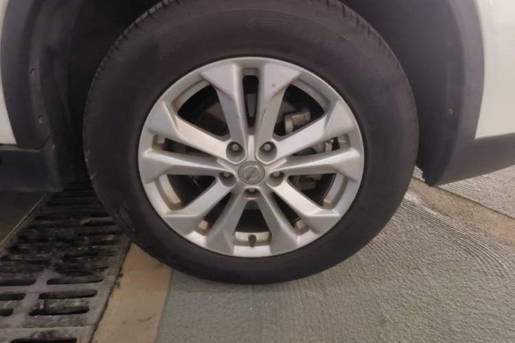 Used Nissan X-Trail 2014 2.0L CVT Comfort Edition 2WD Right Front Wheel Hub