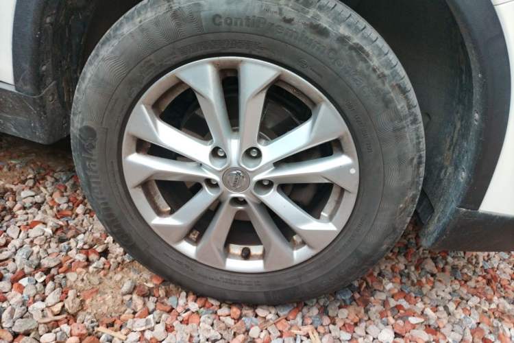 Used Nissan X-Trail 2014 2.0L CVT Comfort Edition 2WD Right Front Wheel Hub