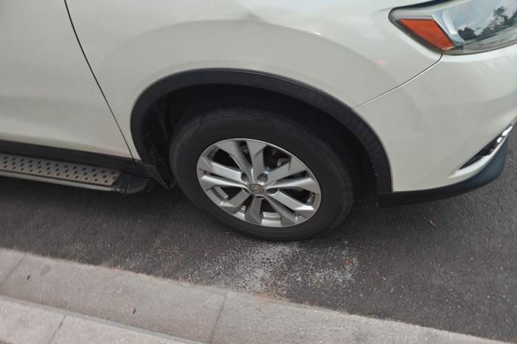Used Nissan X-Trail 2014 2.0L CVT Comfort Edition 2WD Right Front Wheel Hub