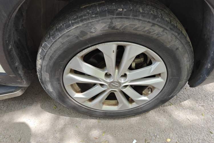 Used Nissan X-Trail 2014 2.0L CVT Comfort Edition 2WD Right Front Wheel Hub