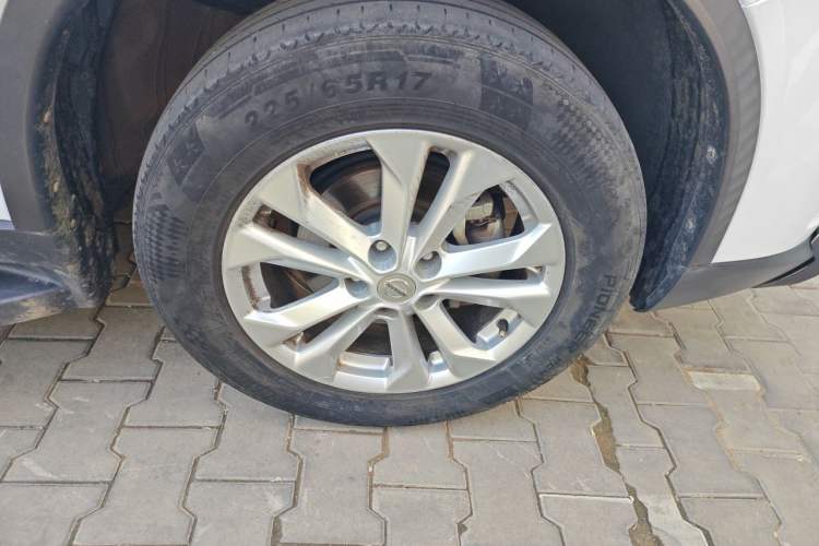 Used Nissan X-Trail 2014 2.0L CVT Comfort Edition 2WD Right Front Wheel Hub