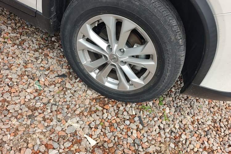Used Nissan X-Trail 2014 2.0L CVT Comfort Edition 2WD Right Front Wheel Hub