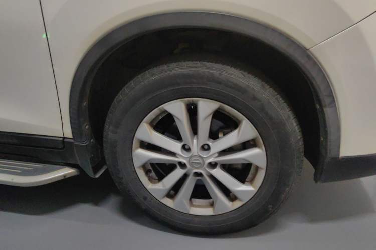 Used Nissan X-Trail 2014 2.0L CVT Comfort Edition 2WD Right Front Wheel Hub