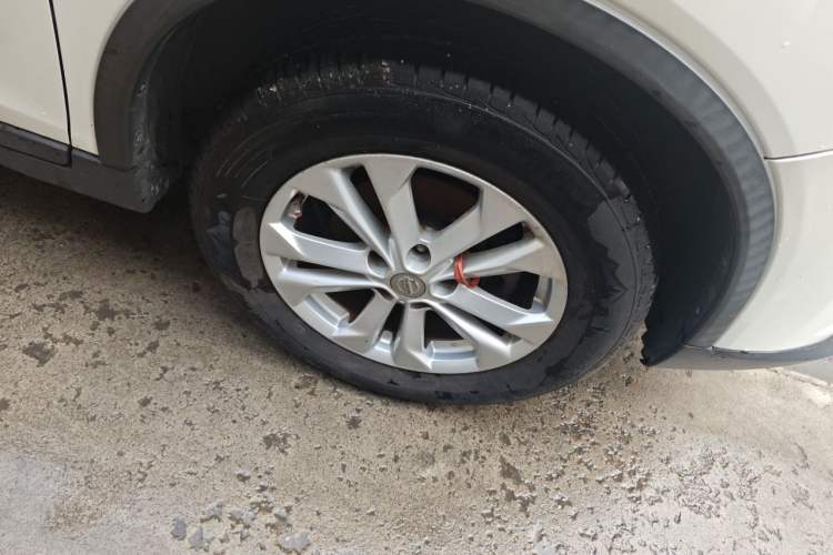 Used Nissan X-Trail 2014 2.0L CVT Comfort Edition 2WD Right Front Wheel Hub