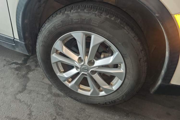 Used Nissan X-Trail 2014 2.0L CVT Comfort Edition 2WD Right Front Wheel Hub