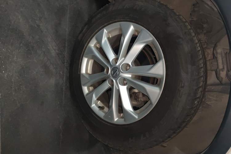 Used Nissan X-Trail 2014 2.0L CVT Comfort Edition 2WD Right Front Wheel Hub