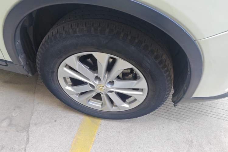 Used Nissan X-Trail 2014 2.5L CVT Luxury Edition 4WD Right Front Wheel Hub