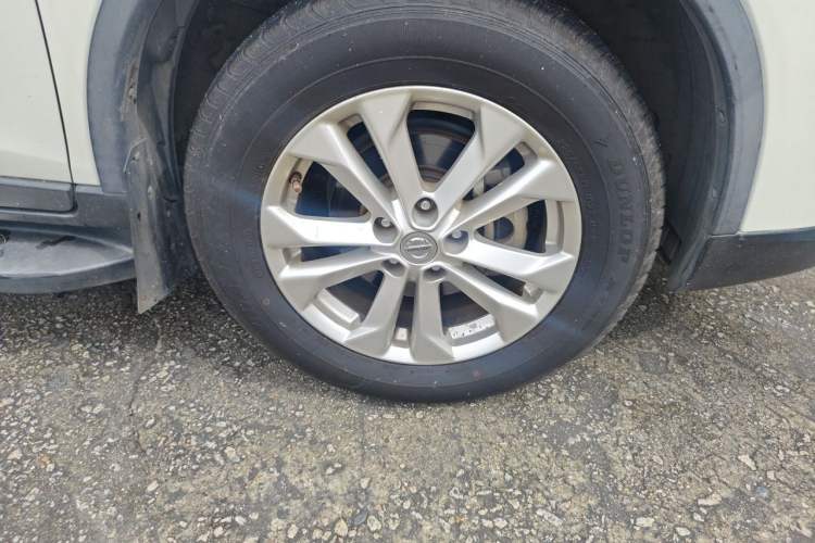 Used Nissan X-Trail 2014 2.0L CVT Comfort Edition 2WD Right Front Wheel Hub