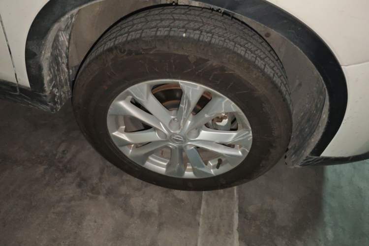 Used Nissan X-Trail 2014 2.0L CVT Comfort Edition 2WD Right Front Wheel Hub