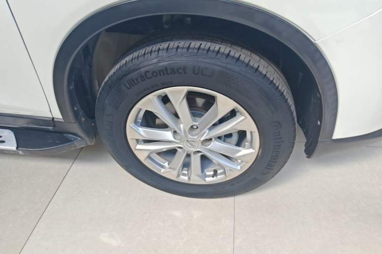 Used Nissan X-Trail 2014 2.0L CVT Comfort Edition 2WD Right Front Wheel Hub