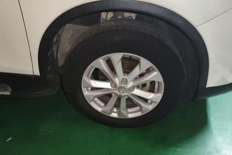 Used Nissan X-Trail 2014 2.0L CVT Comfort Edition 2WD Right Front Wheel Hub