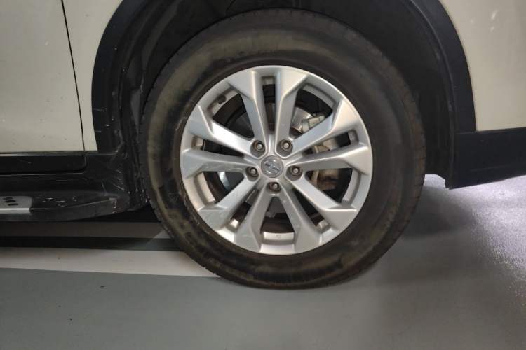 Used Nissan X-Trail 2014 2.0L CVT Smart Edition 2WD Right Front Wheel Hub