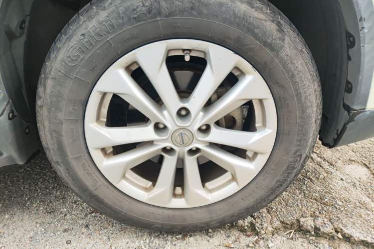 Used Nissan X-Trail 2014 2.0L CVT Comfort Edition 2WD Right Front Wheel Hub