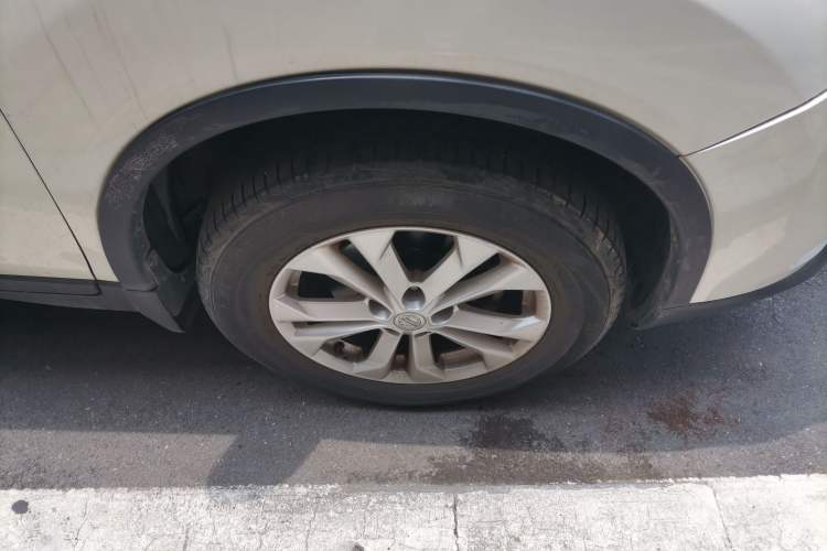 Used Nissan X-Trail 2014 2.0L CVT Comfort Edition 2WD Right Front Wheel Hub
