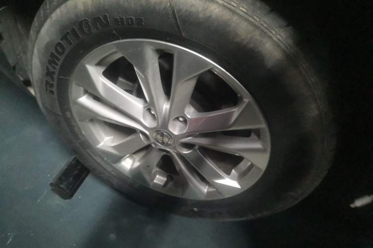 Used Nissan X-Trail 2014 2.0L CVT Comfort Edition 2WD Right Front Wheel Hub