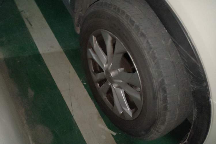 Used Nissan X-Trail 2014 2.0L CVT Comfort Edition 2WD Right Front Wheel Hub