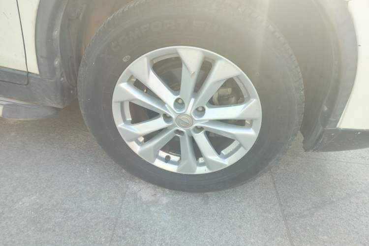 Used Nissan X-Trail 2014 2.0L CVT Comfort Edition 2WD Right Front Wheel Hub