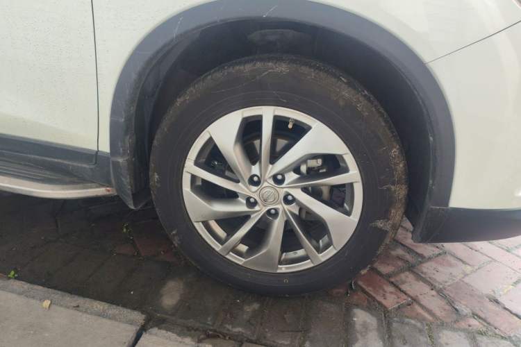 Used Nissan X-Trail 2014 2.5L CVT Ultimate Edition 4WD Right Front Wheel Hub