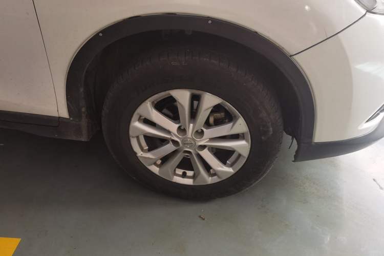 Used Nissan X-Trail 2014 2.0L CVT Comfort Edition 2WD Right Front Wheel Hub