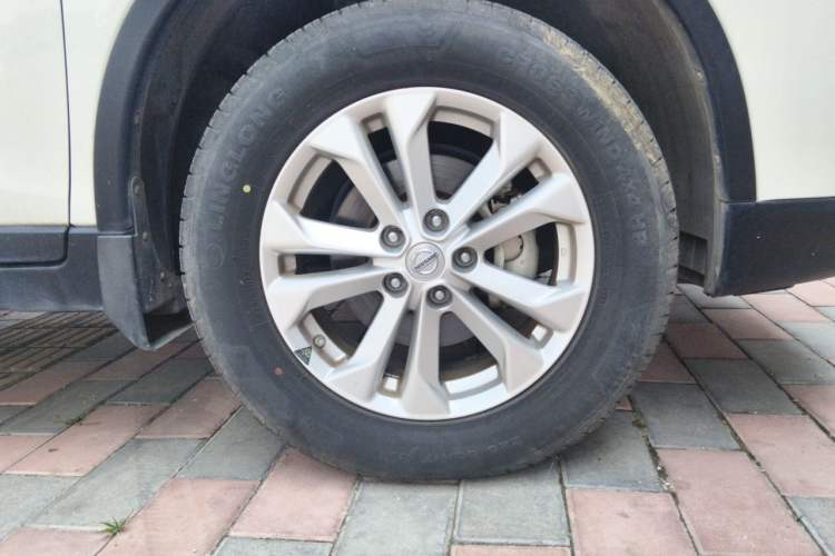 Used Nissan X-Trail 2014 2.0L CVT Smart Edition 2WD Right Front Wheel Hub