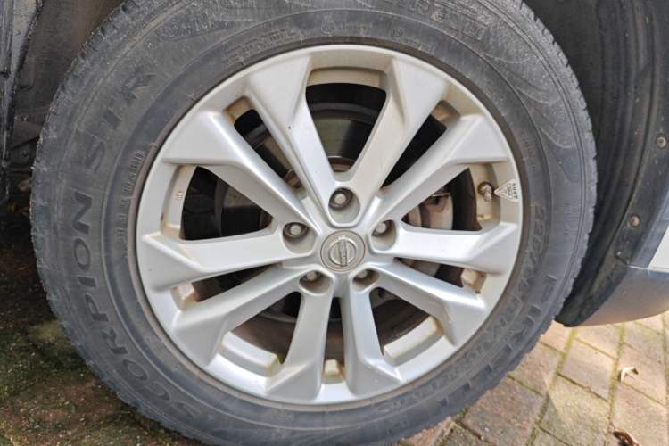 Used Nissan X-Trail 2014 2.0L CVT Comfort Edition 2WD Right Front Wheel Hub