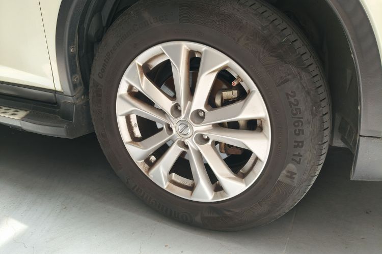 Used Nissan X-Trail 2014 2.5L CVT Leading Edition 4WD Right Front Wheel Hub