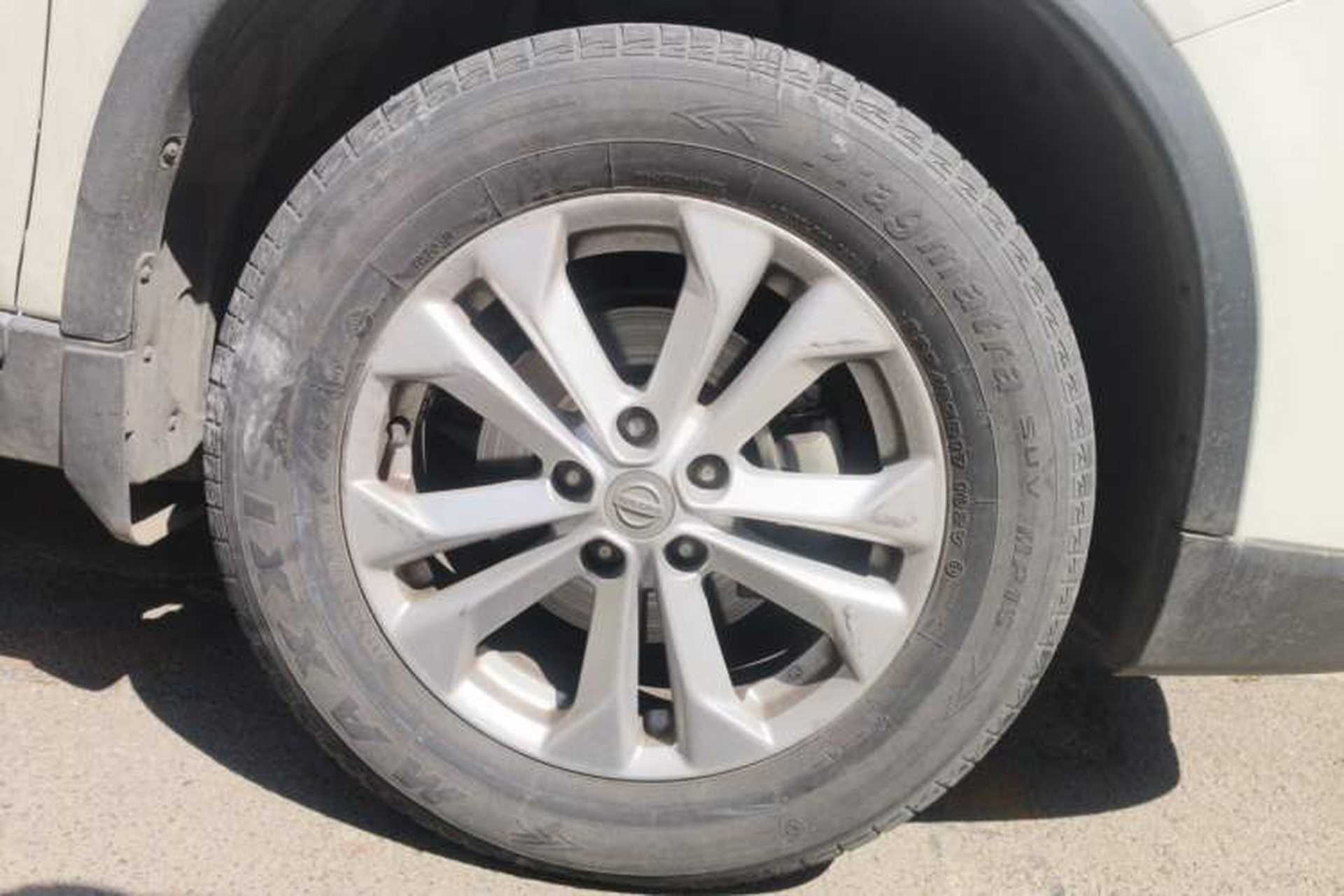 Used Nissan X-Trail 2014 2.0L CVT Comfort Edition 2WD Right Front Wheel Hub
