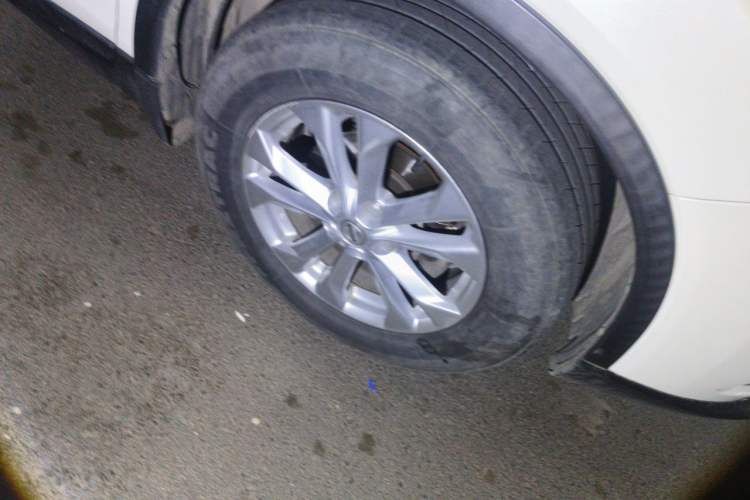 Used Nissan X-Trail 2014 2.5L CVT Leading Edition 4WD Right Front Wheel Hub
